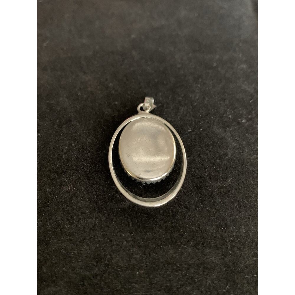 Vintage Silver Tone Cameo Pendant White Oval Elegant - Picture 7 of 9